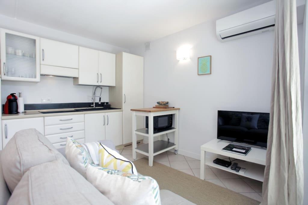 Beautiful Studio Close To Beach Private Parking วิลล์เนิฟ-ลูเบ ภายนอก รูปภาพ